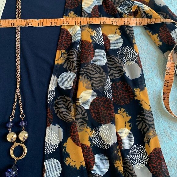 Liz McCoy Attached tank and cardigan w/jewelry - Picture 3 of 4